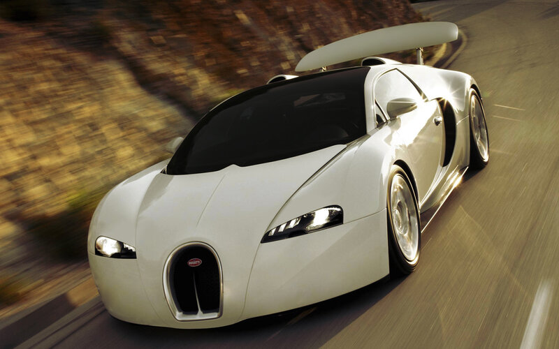 White Bugatti Veyron — Dynamic