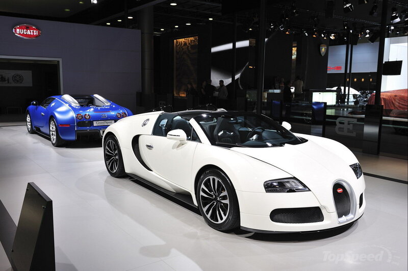 White Bugatti Veyron — Showroom