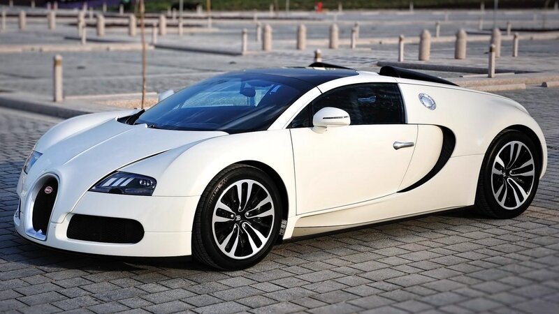white bugatti veyron sports car