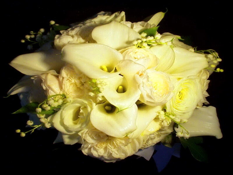 White Calla Lilies Bouquet — Dramatic