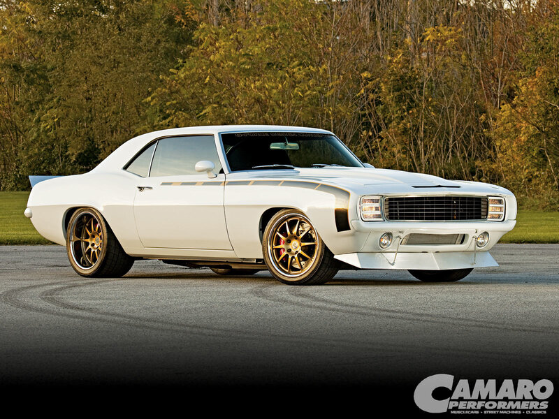 white camaro muscle car