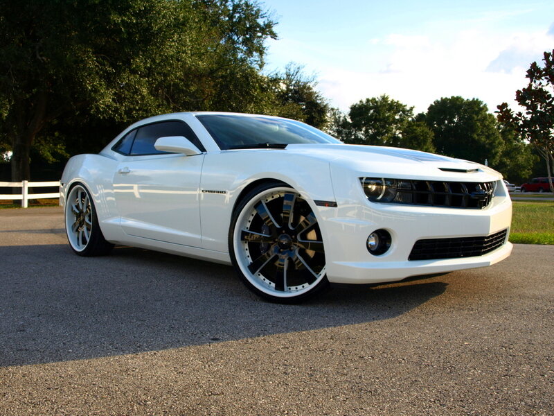 white camaro sports car