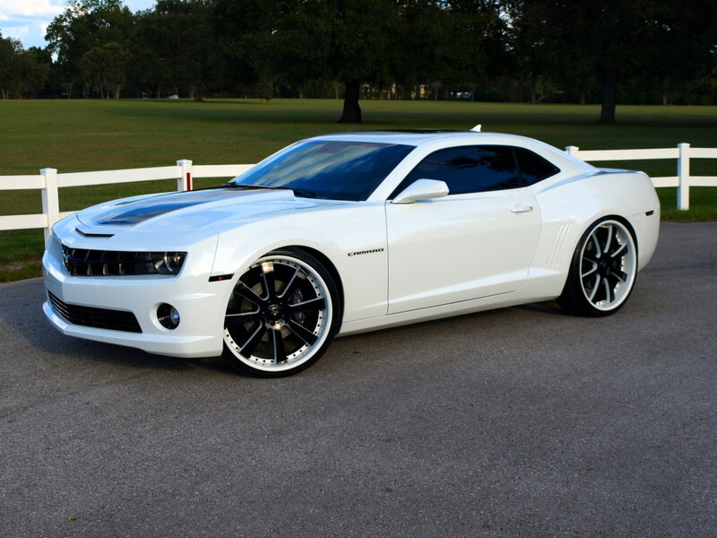 white camaro sports car