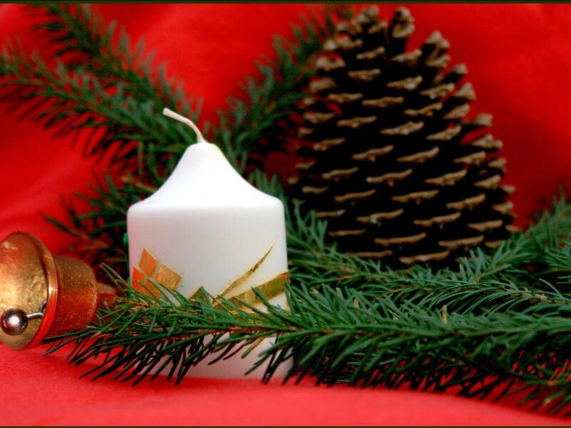White Candle with Pine Cone