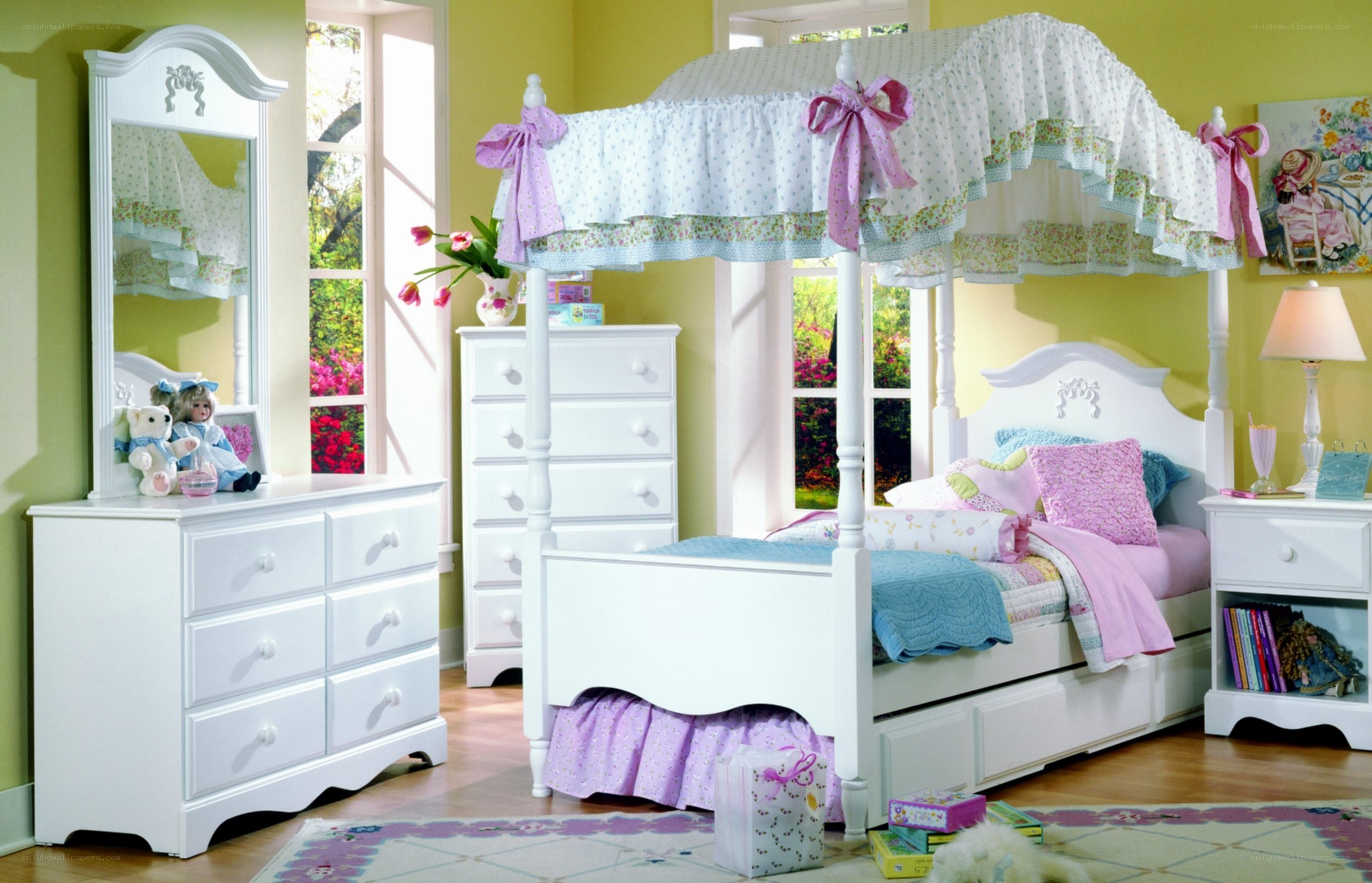white canopy bed set