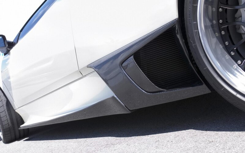 White Car Side Panel — Neutral, Afternoon