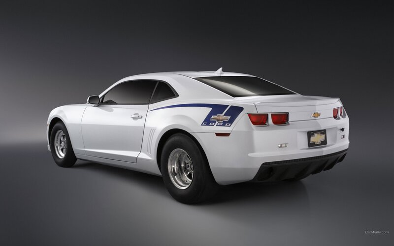 white chevrolet camaro copo