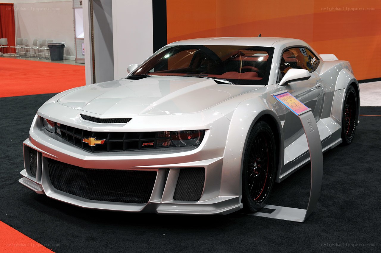 White Chevrolet Camaro RS