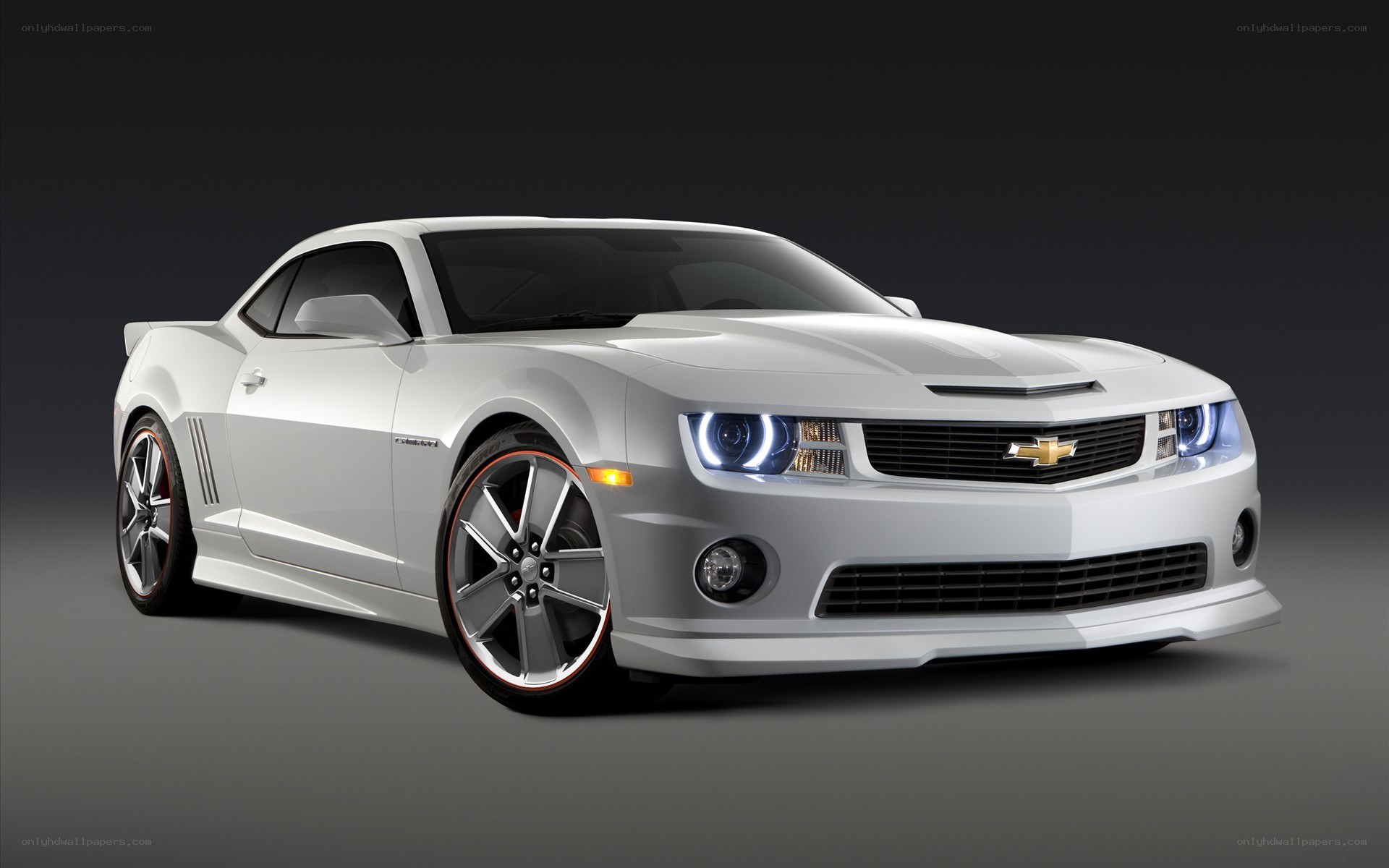 White Chevrolet Camaro SS