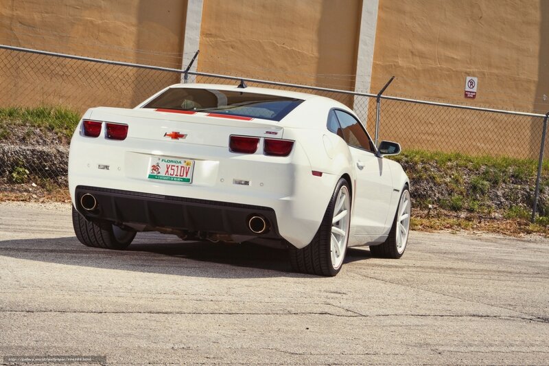 White Chevrolet Camaro SS