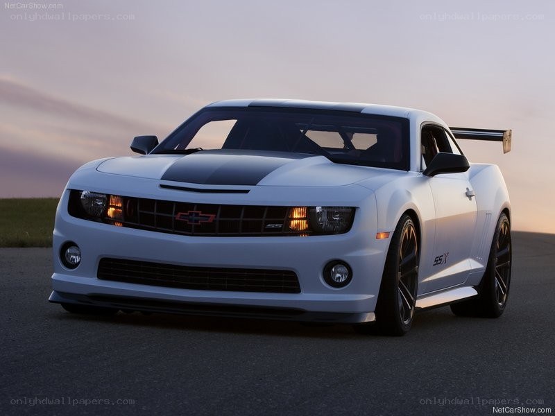 White Chevrolet Camaro SSX