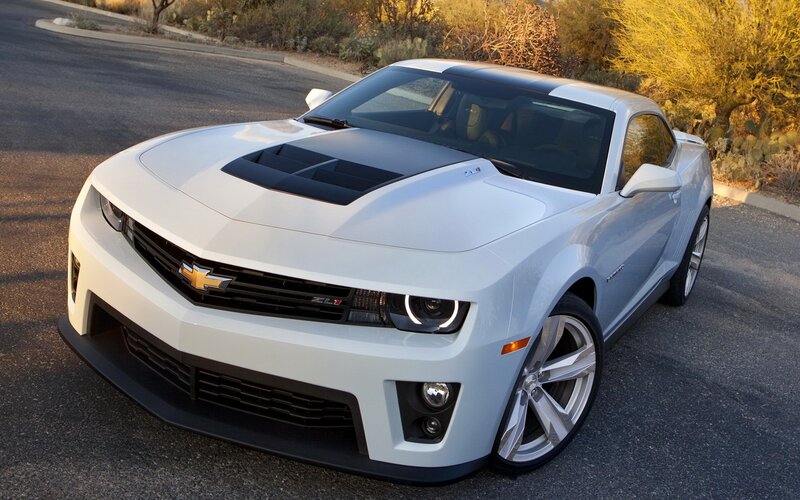 white chevrolet camaro zl1