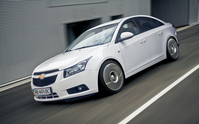White Chevrolet Cruze — Dynamic, Photograph
