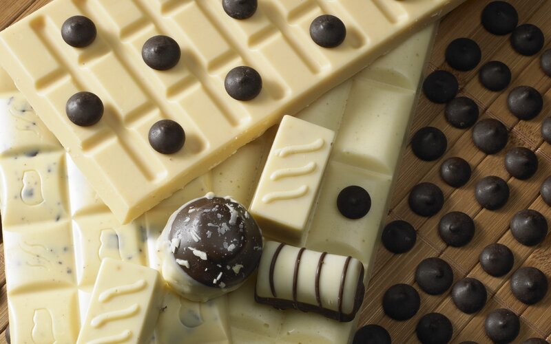 White Chocolate Bars and Candies — Appetizing