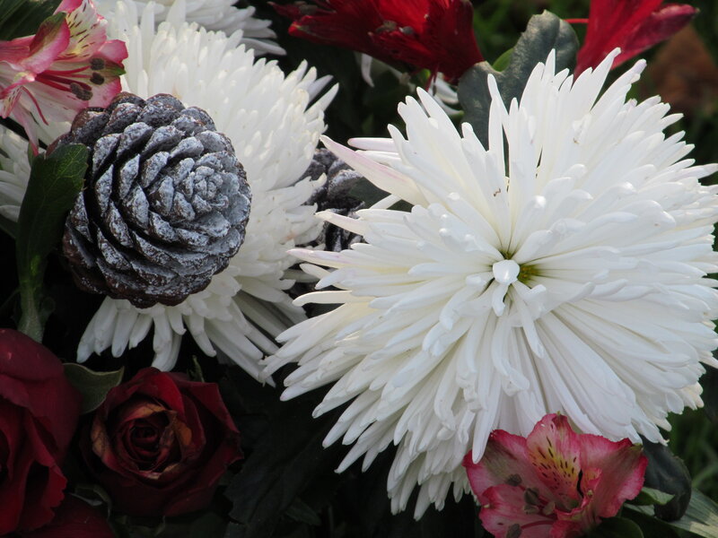 White Chrysanthemum Bouquet — Calm, Photograph, Pinecone