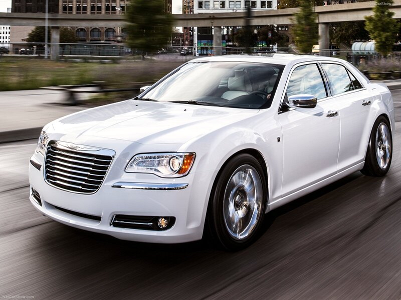 White Chrysler 300 Sedan — Dynamic