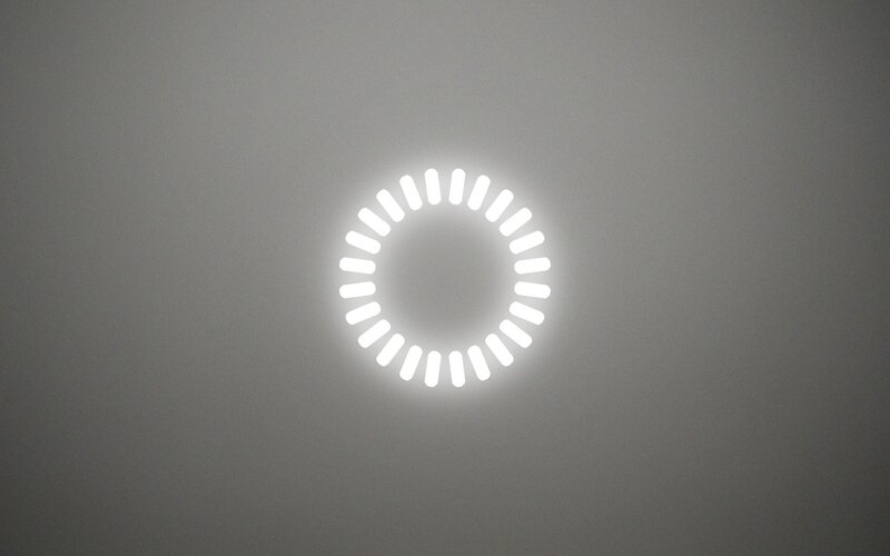 white circular light pattern