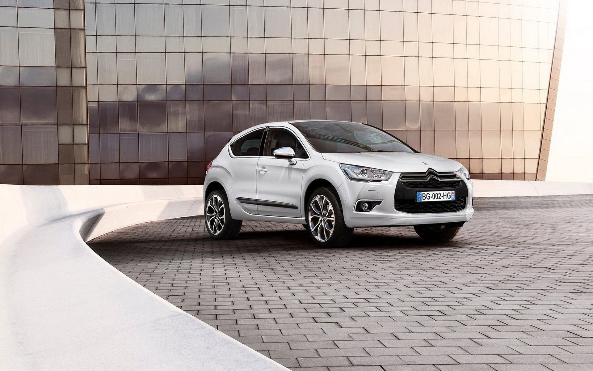 White Citroën DS3 parked outside
