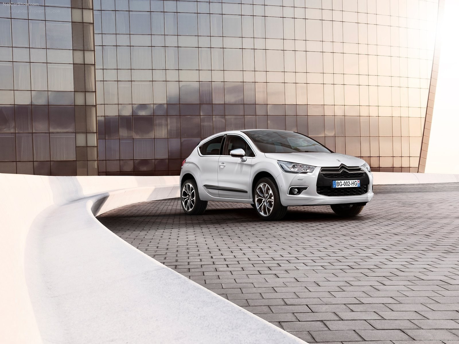 White Citroën DS4 parked