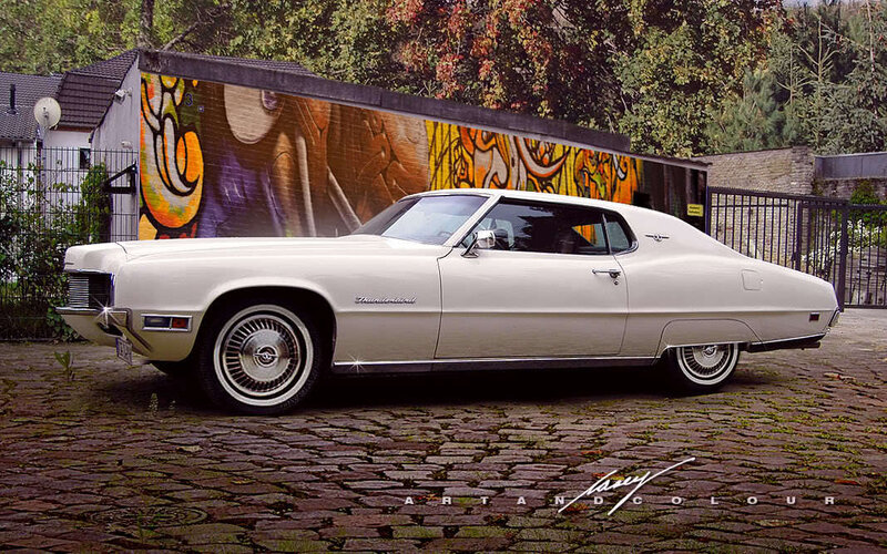 White Classic Car — Calm, Autumn