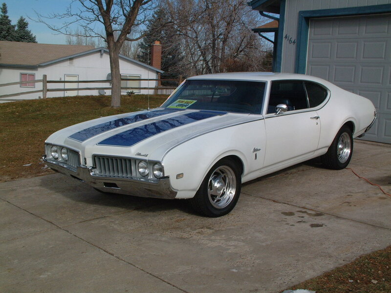 White Classic Car — Calm, Winter