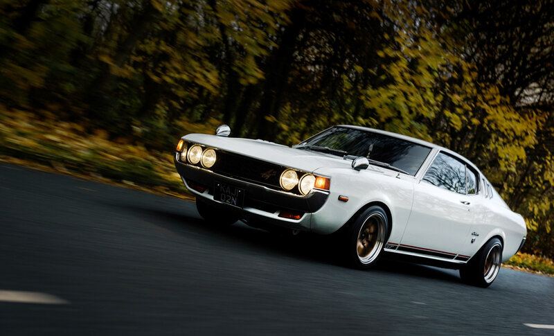 White Classic Car — Dynamic, Autumn