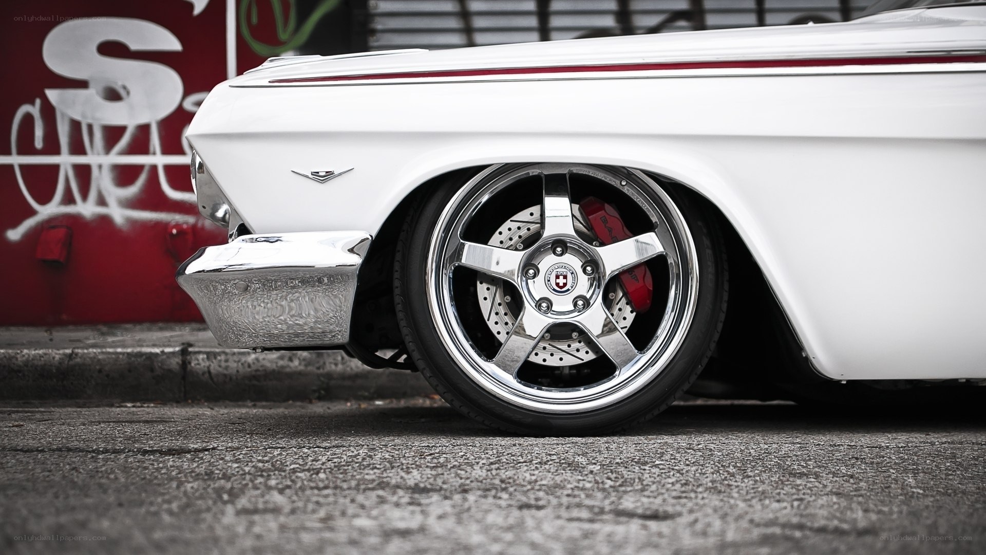 white classic car wheel