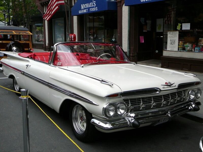 White Classic Convertible — Calm