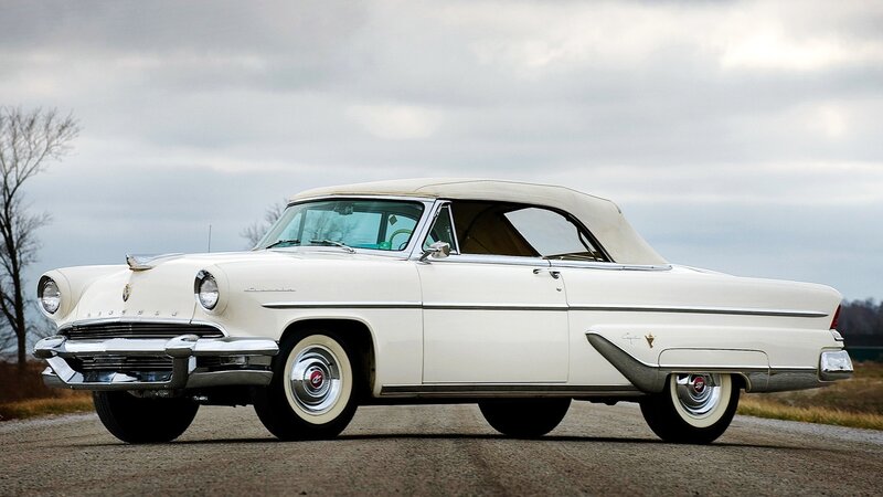 White Classic Convertible — Serene, Autumn