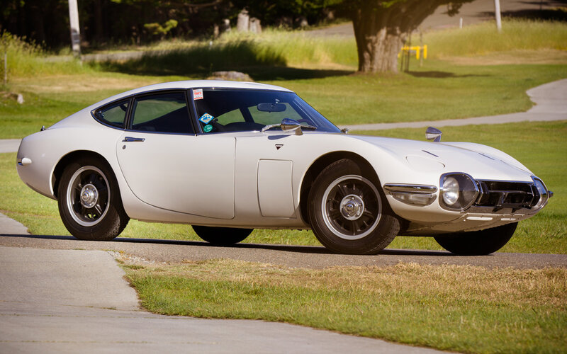 White Classic Sports Car — Serene