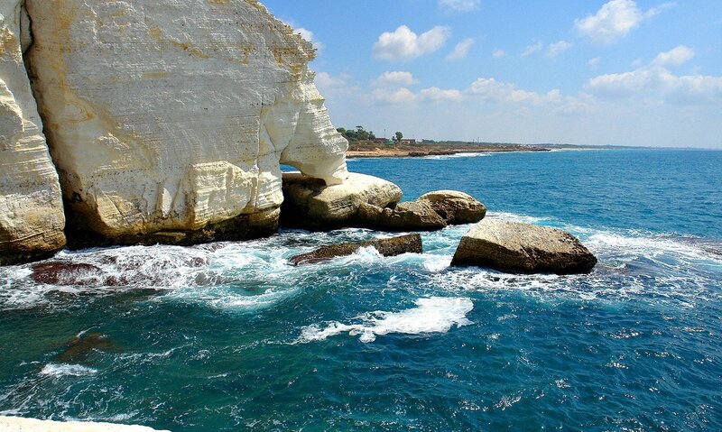 White cliffs by the sea