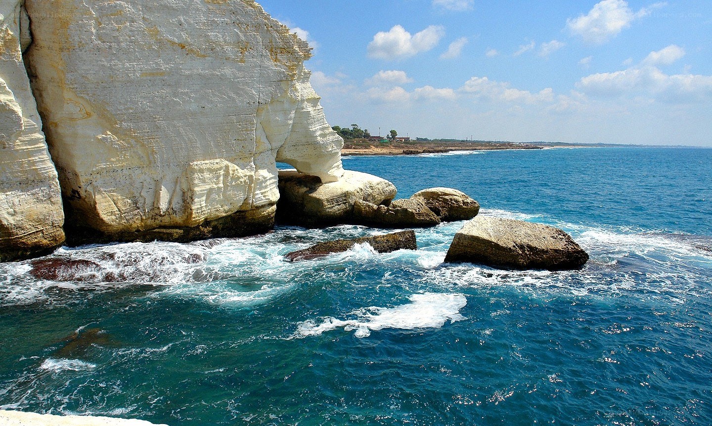 White cliffs by the sea