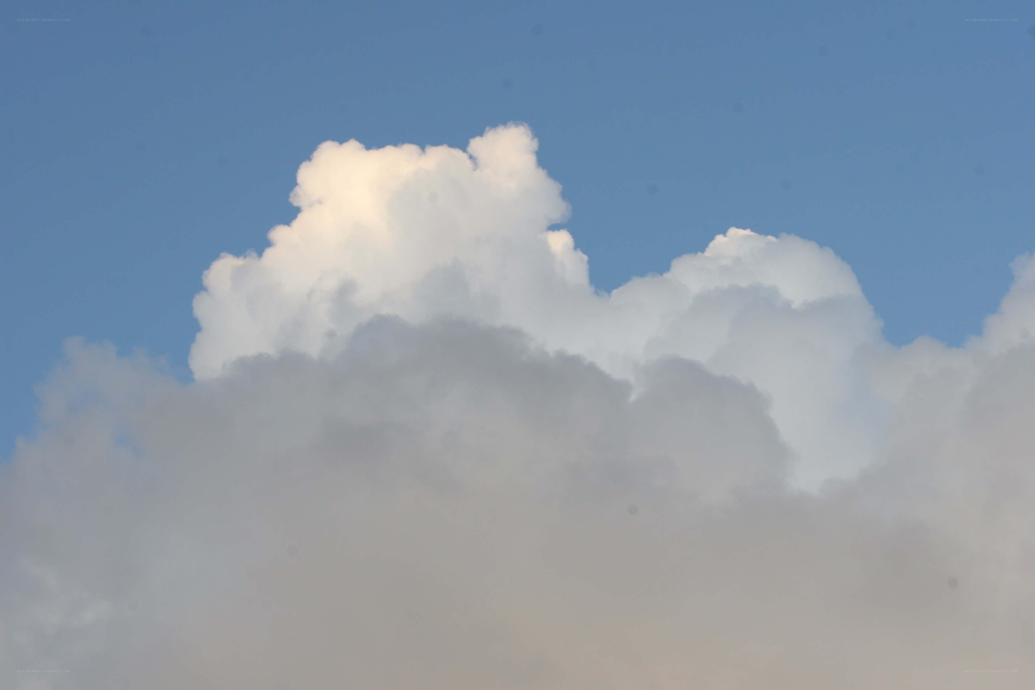 White cloud in blue sky