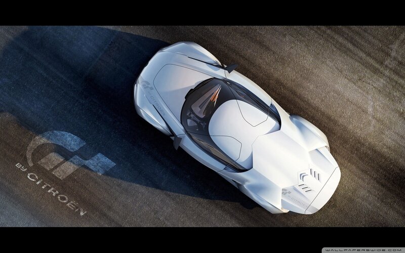 White Concept Car — Dramatic, 3d Render, Race Track