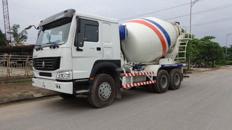 White Concrete Mixer Truck — Neutral
