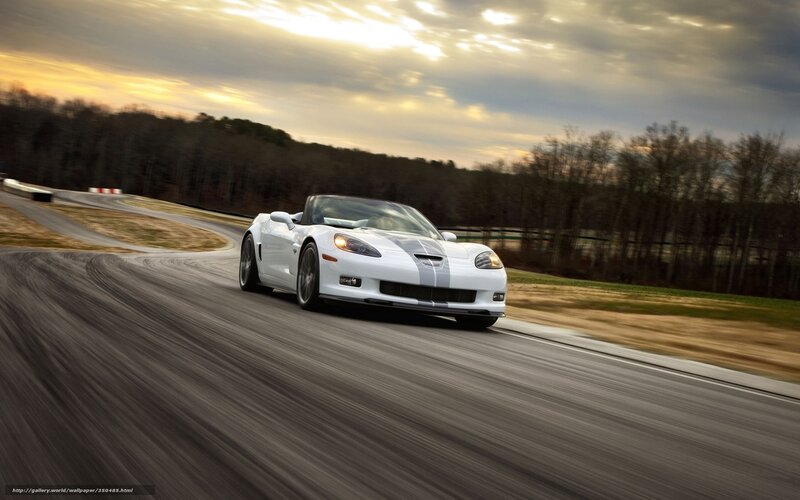 White Corvette Convertible — Dynamic
