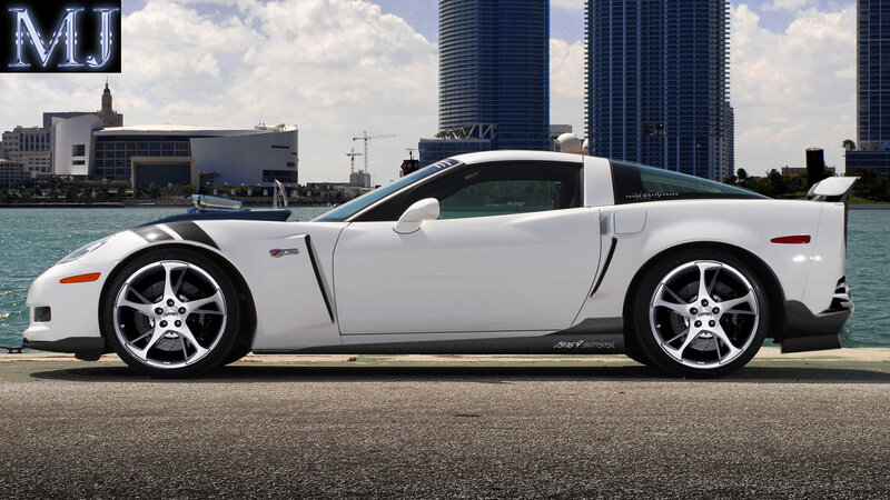 White Corvette Z06 — Urban
