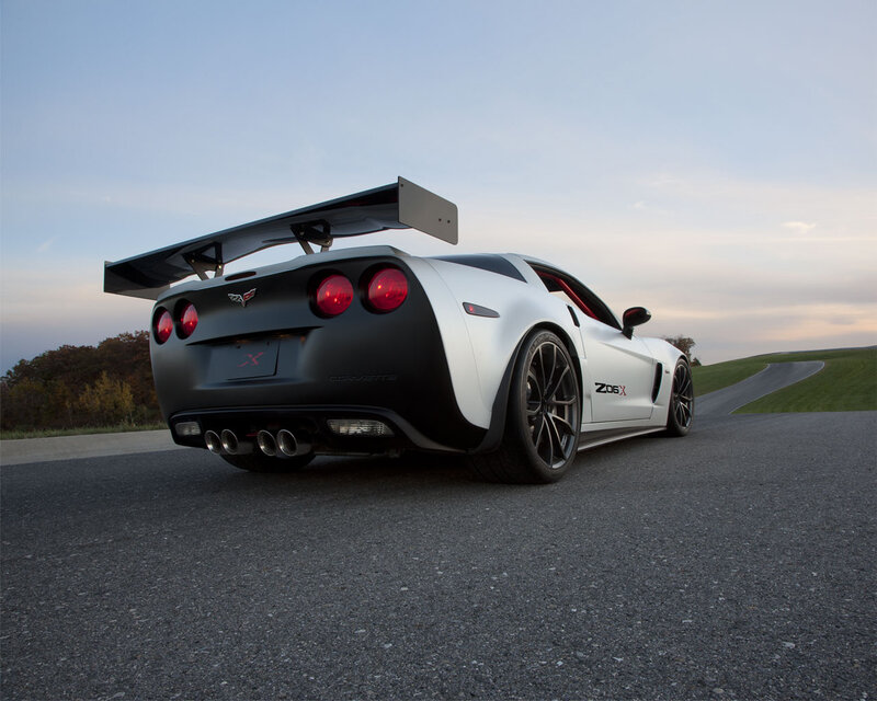 White Corvette Z06 X — Dramatic