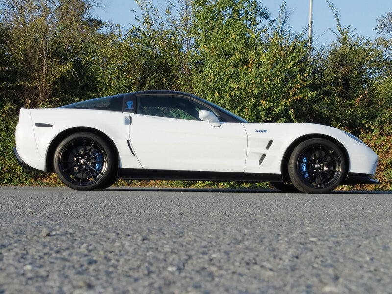 white corvette zr1 sports car