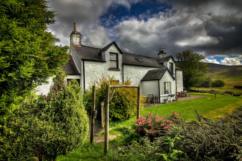 White Cottage in Garden — Green