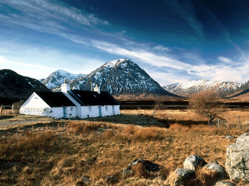 White Cottage in Mountains — Blue