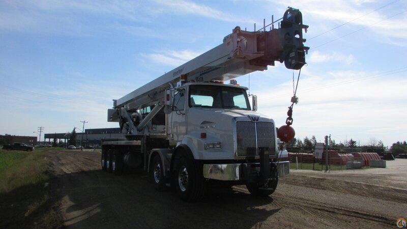 White Crane Truck — Outdoor