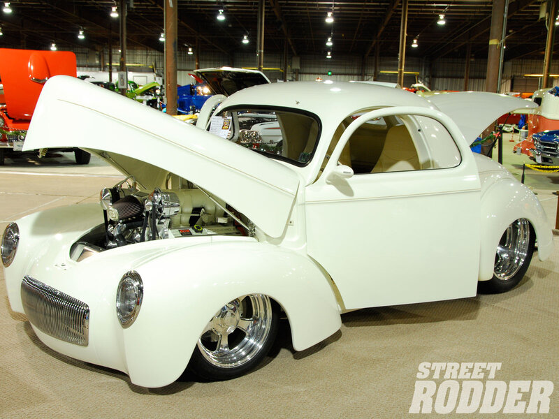 White Custom Car — Showcase