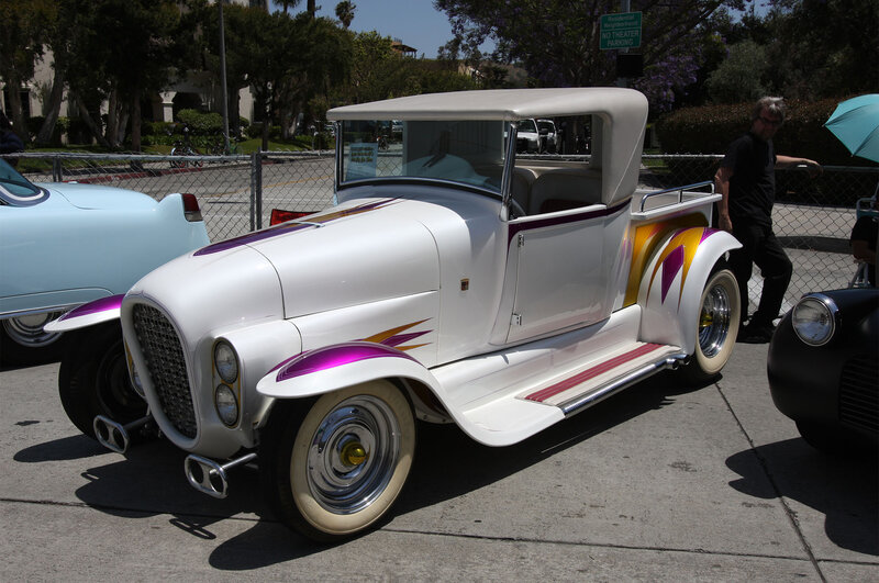 White Custom Hot Rod — Outdoor
