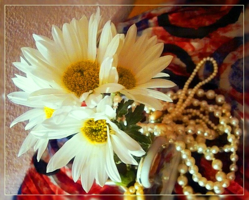White Daisies and Pearls