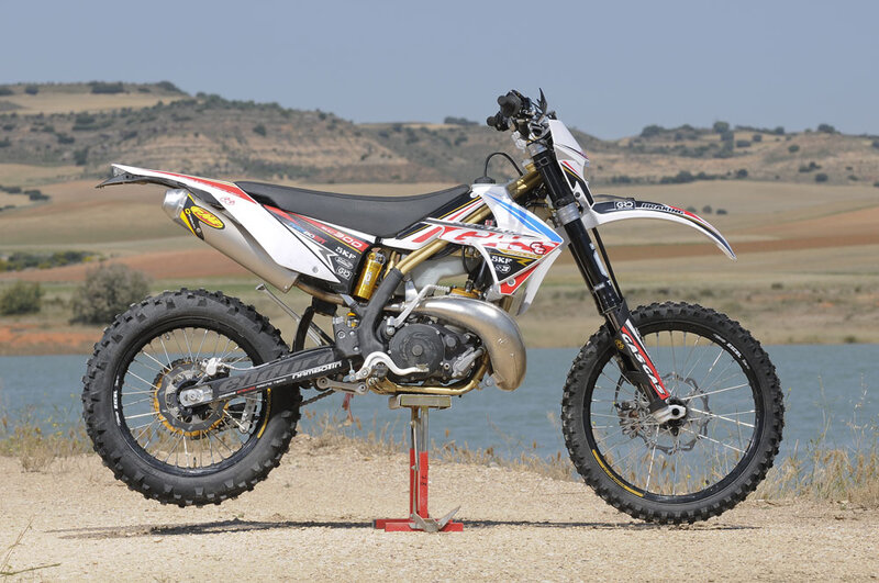 White Dirt Bike — Serene