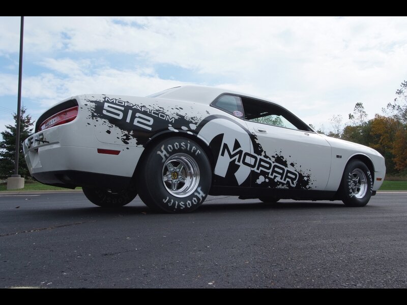 White Dodge Challenger — Neutral