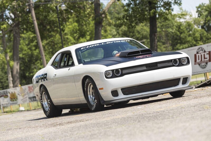 White Dodge Challenger — Outdoor
