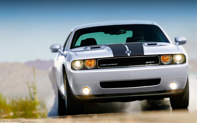 White Dodge Challenger — Silver, Dynamic