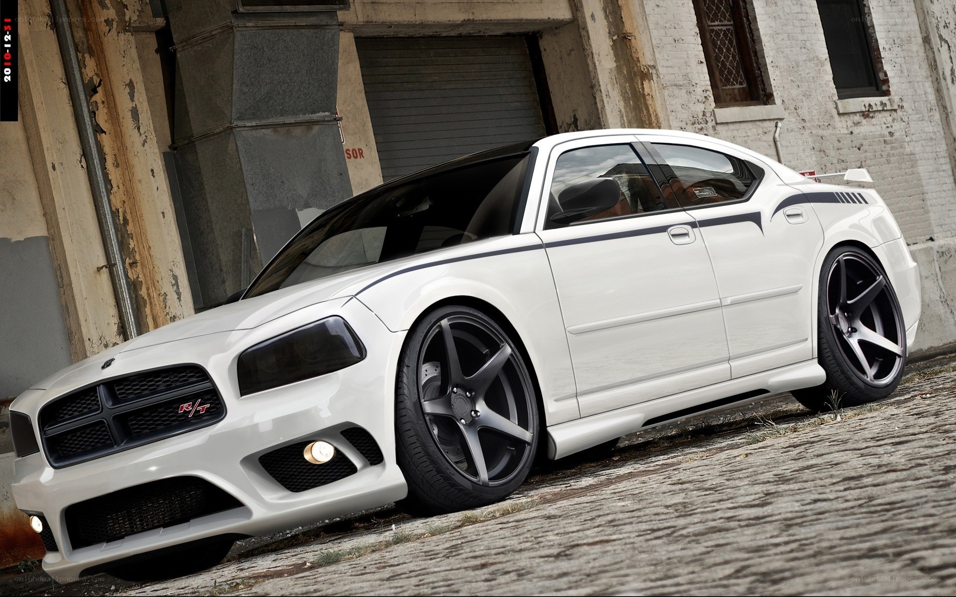 white dodge charger r/t